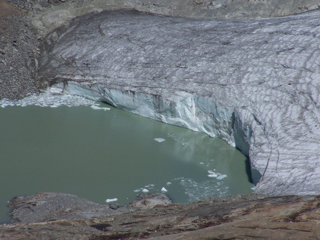 Pointe de Bonneaval; front du glacier du Grand Méan qi se jette dans son lac glaciaire