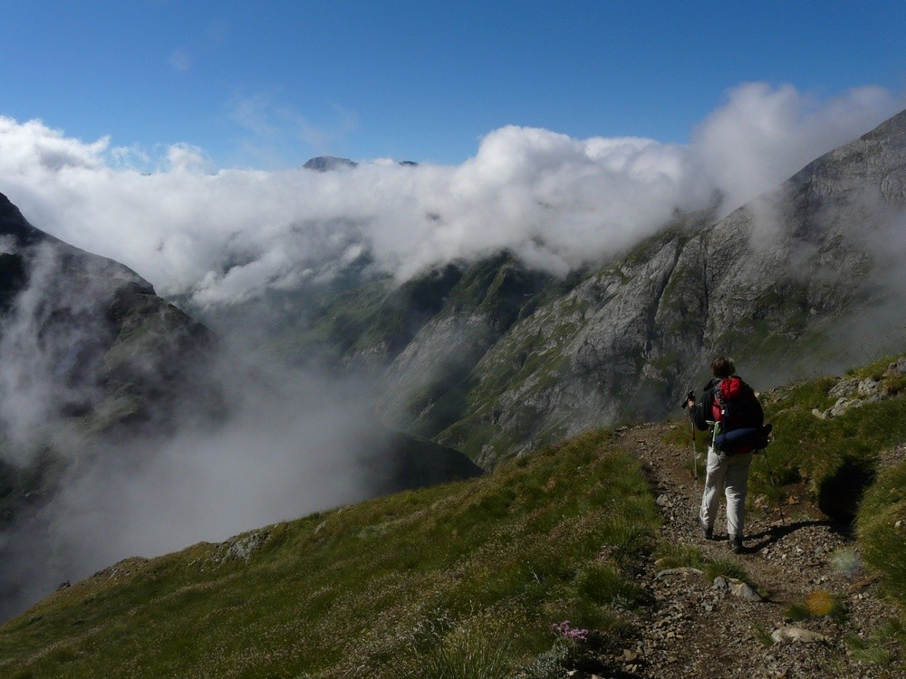 Descente dans la vallée d'Ossoue