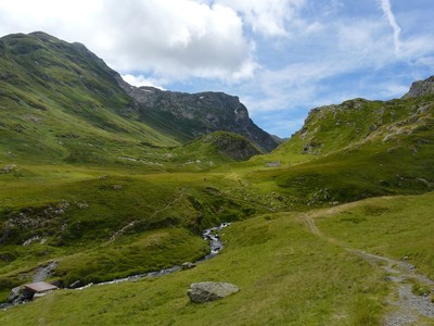 Vallée de la Canau et cabane de Lourdes Vallée de la Canau et cabane de Lourdes