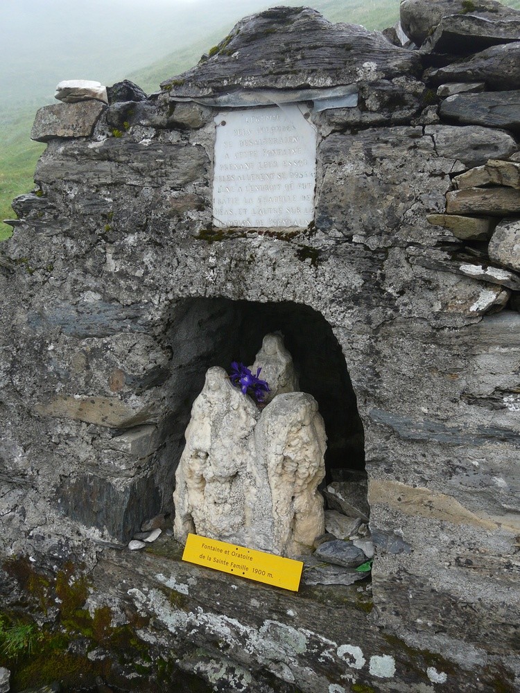 Fontaine et Oratoire de la Sainte Famille