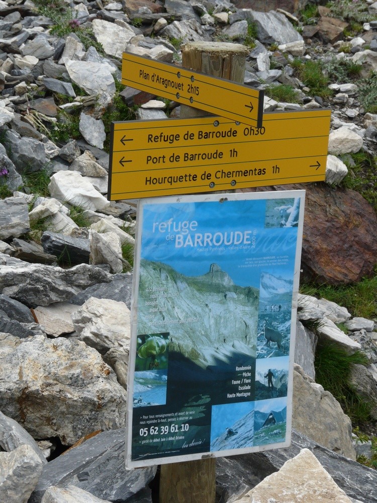 Sur la sente en balcon de Barroude