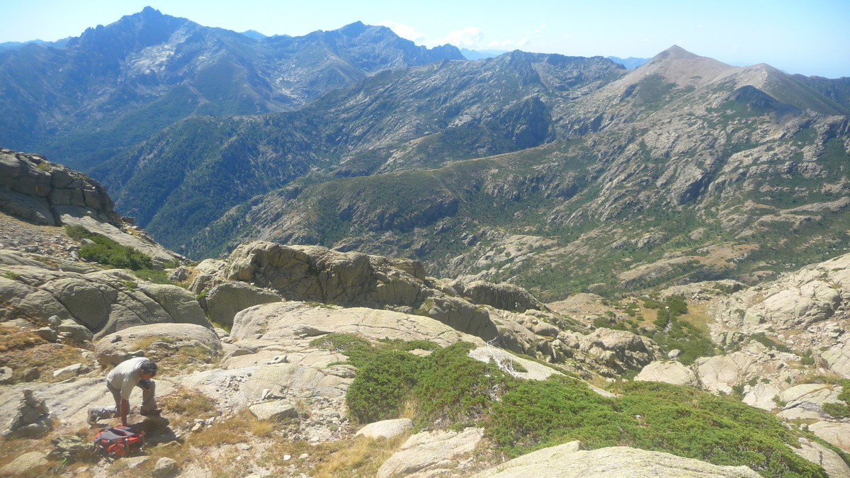 Monte d'Oro au fond à gauche