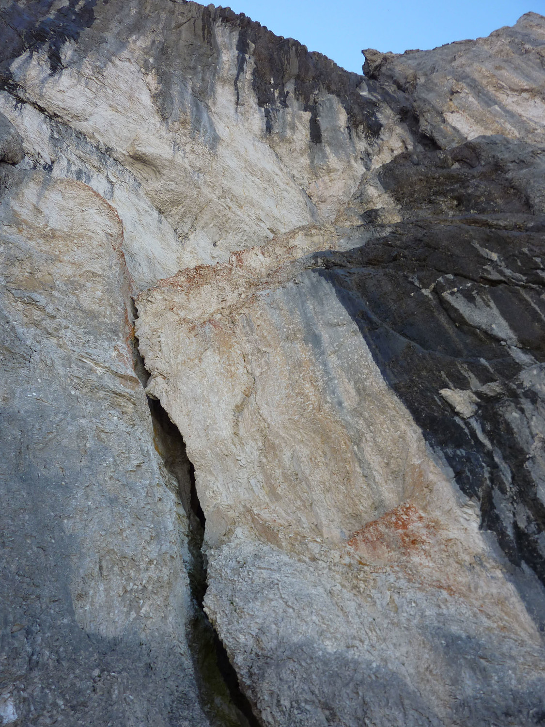 Tour du Marboré - classique face Nord (voie Ravier-Dufourmantelle) - L7 la grande fissure avec cheminée intérieure