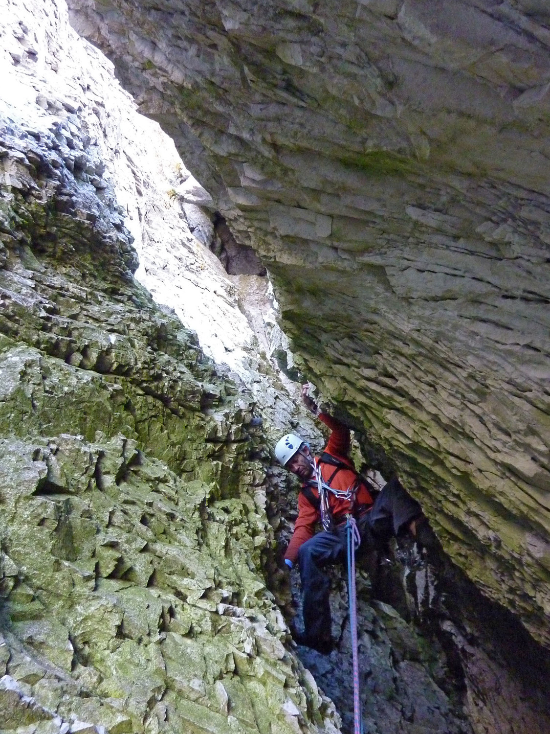 Tour du Marboré - classique face Nord (voie Ravier-Dufourmantelle) - L7 à l'intérieure de la cheminée intérieure