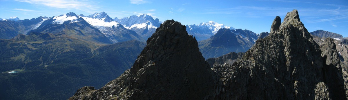 Début de la traversée des Perrons depuis l'Aiguille N du Van