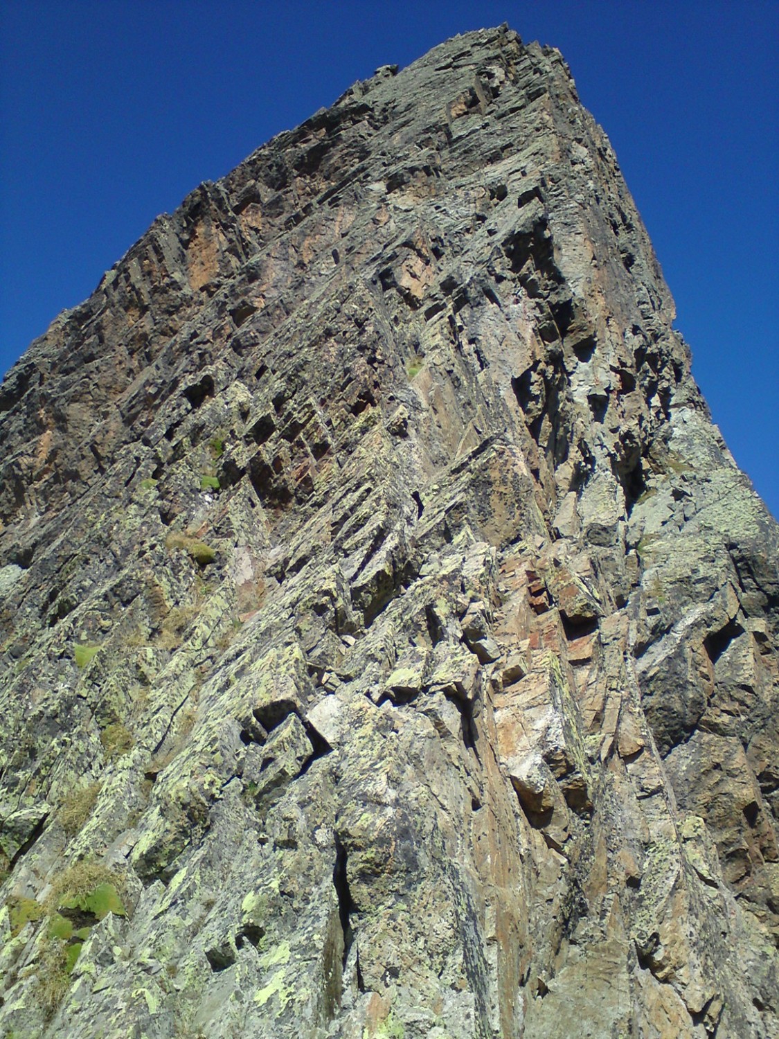 au pied de la 5eme tour sur l'arête classique