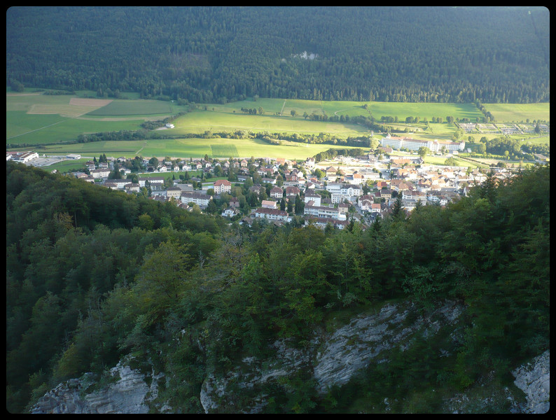 La vue sur Saint-Imier depuis le sommet de la voie