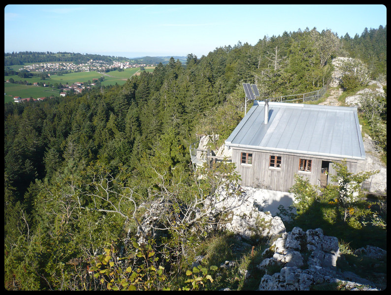 Retour sur la cabane après un détour par le secteur de grimpe la La Croix