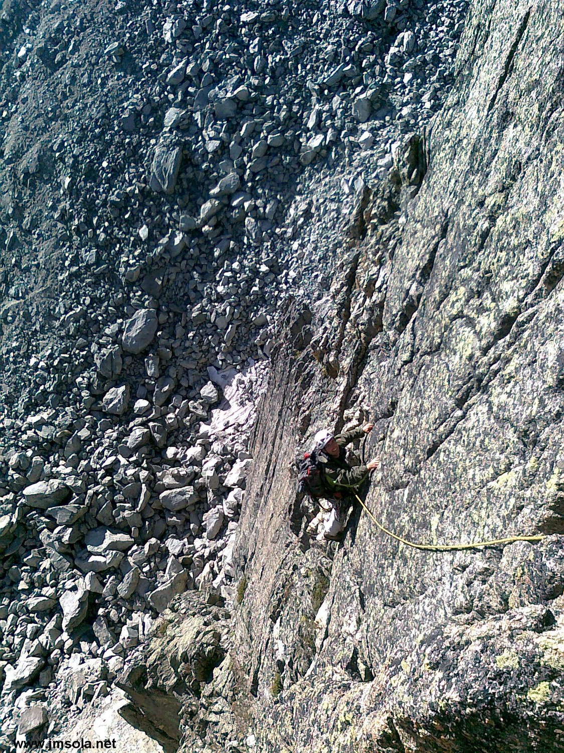 Du beau granit juste après commencer l'arête