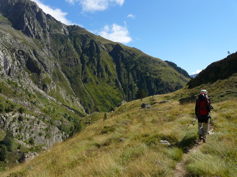 Dans la descente de la vallée de l'Artigue