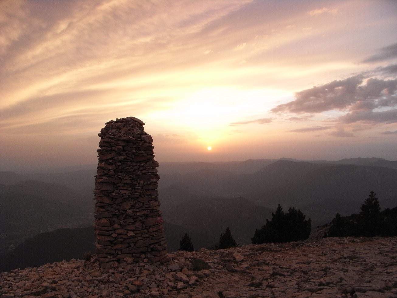 Cairn géant