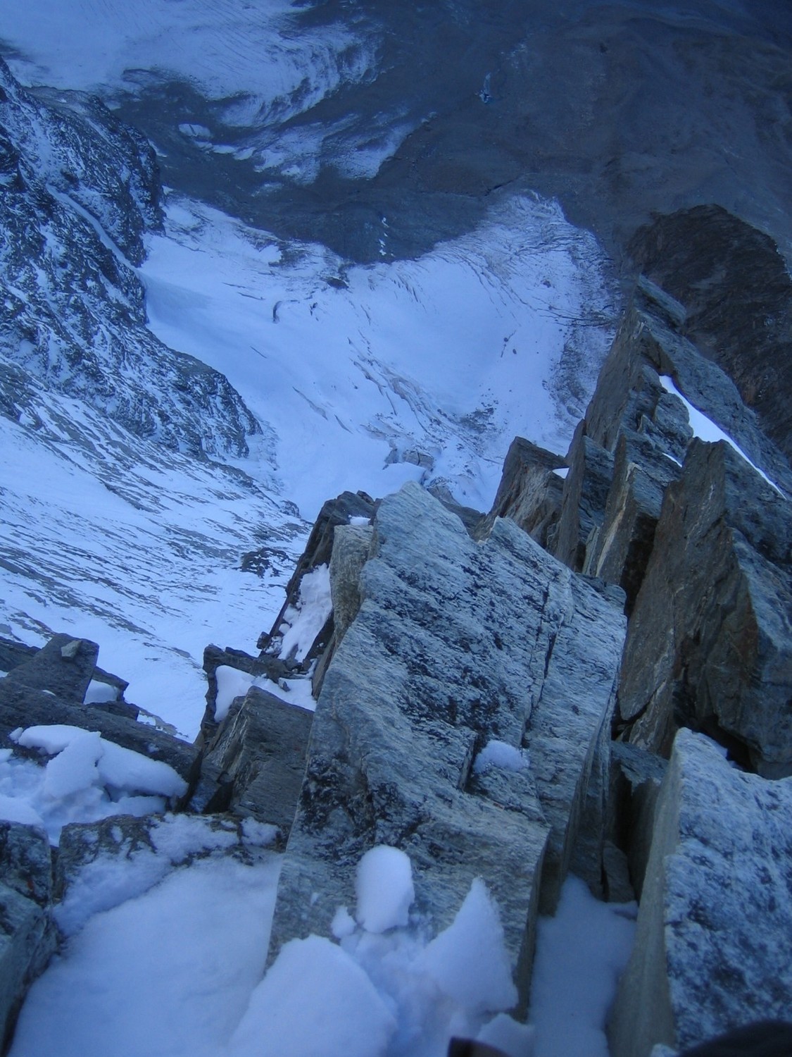 regard en arrière sur le fil de l'arête
