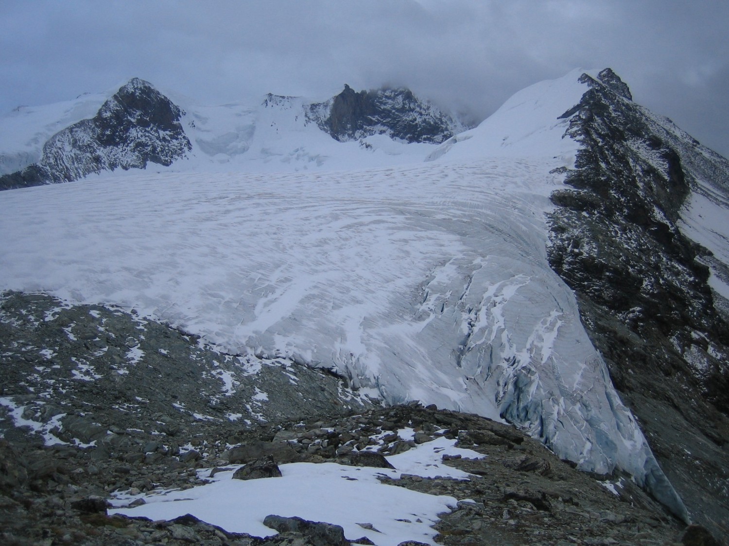 sortie du glacier près de la cabane de Tracuit