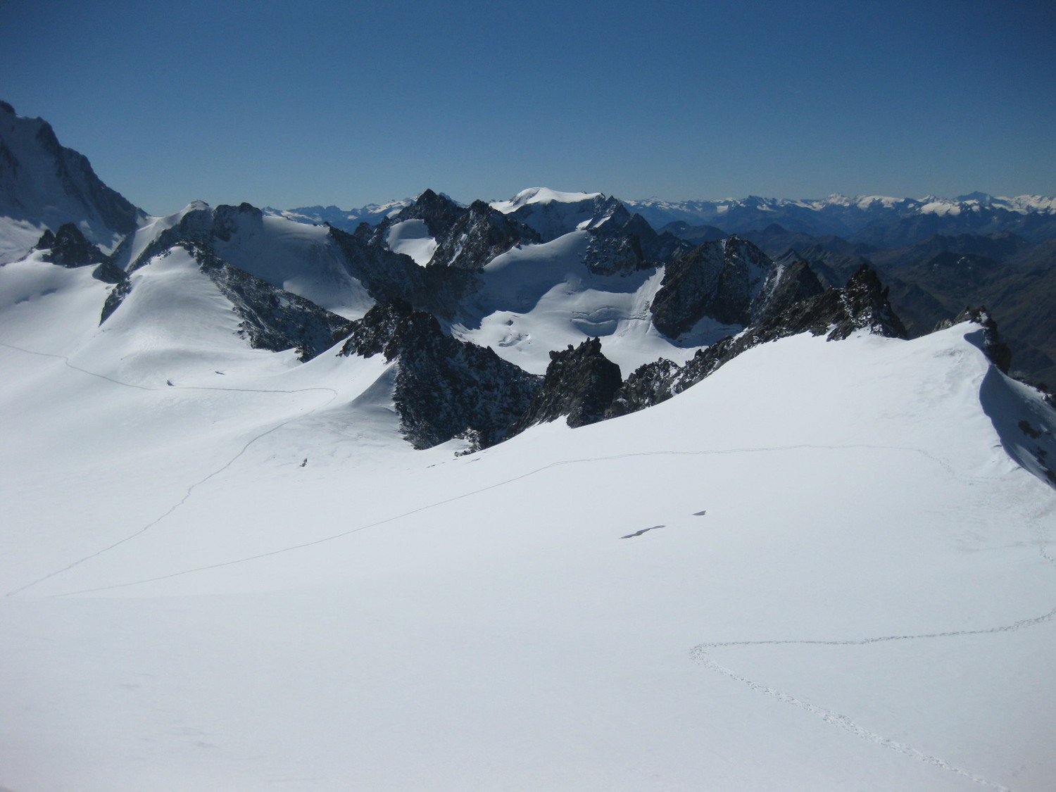 Notre trace entre le Combin de Corbassière et le Petit Combin