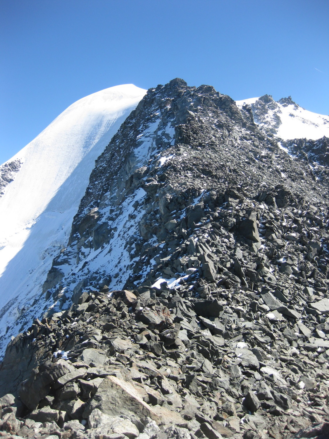 Arête des Avagères, dans la descente du Petit Combin vers le col de Lâne