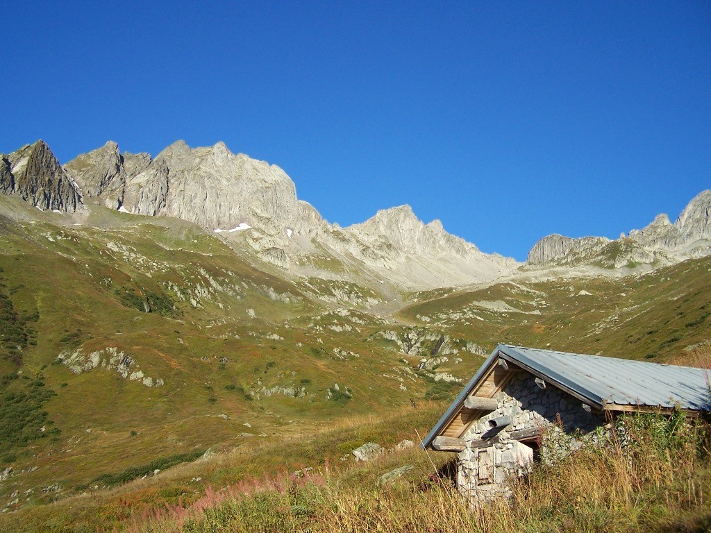 Combe de la Valette et le chalet de la rame des vieux, gd pic de la lauzière