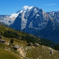 Refuge Sandro Pertini sur fond de Marmolada