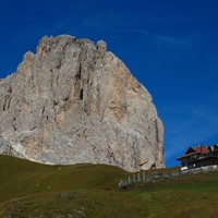 Refuge Friedrich-August + extrémité SE du Sassolungo dite Spallone del Sassolungo