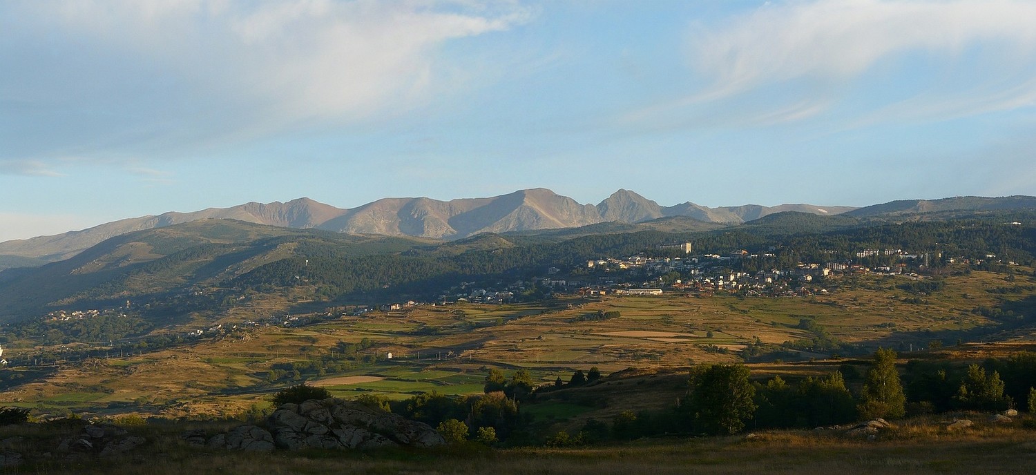 Le massif du Carlit vu depuis la vallée d'Eyne