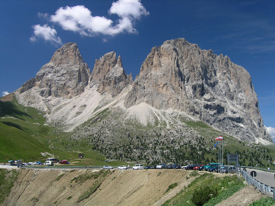 Le groupe du Sassolungo vu du Passo Sella Le groupe du Sassolungo vu du Passo Sella