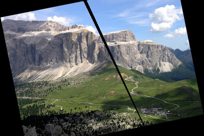 Montée à la forcella del Sassolungo Montée à la forcella del Sassolungo