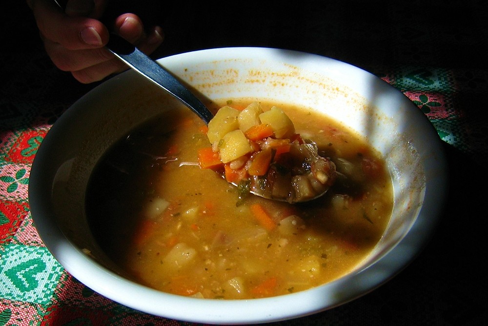 Minestrone riche et succulent à la Cabane Fassa