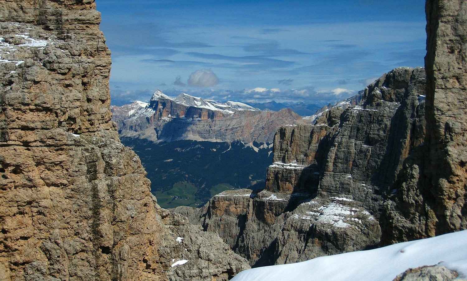 parois et alpages dolomitiques