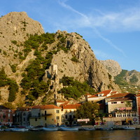 La vieille ville, le château et Peovo