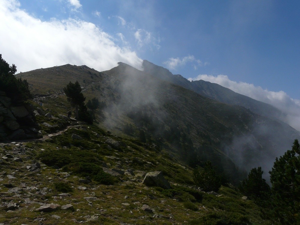 Nuages à l'assaut du Canigou