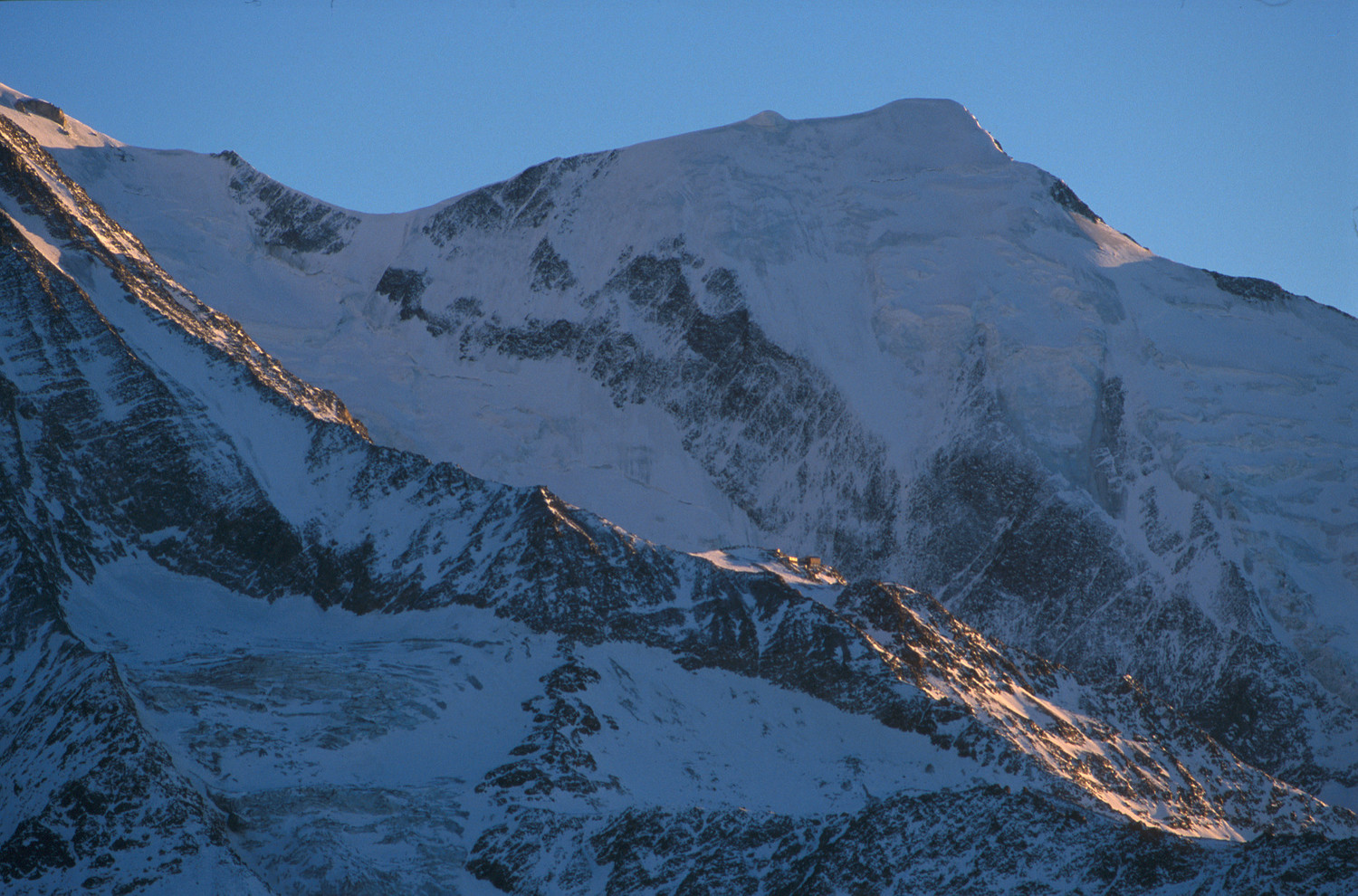 Aiguille de Bionnassay face N. Tête Rousse. 12/2004