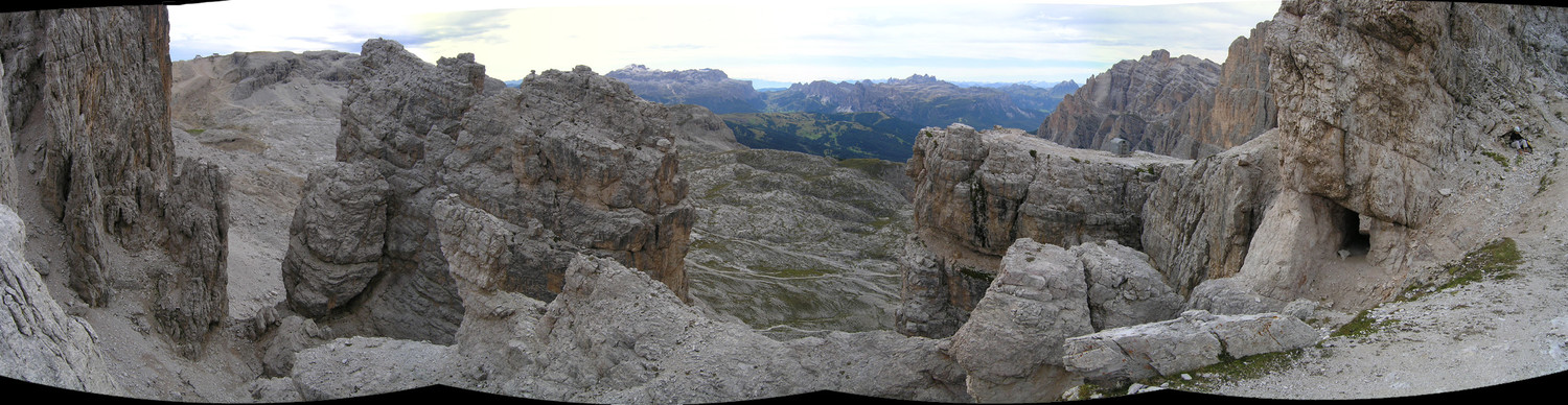 Forcella Grande : bivouac della Chiesa et le tunnel où ThomasR claqua des dents