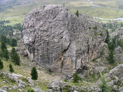 Face N du rocher principal Face N du rocher principal