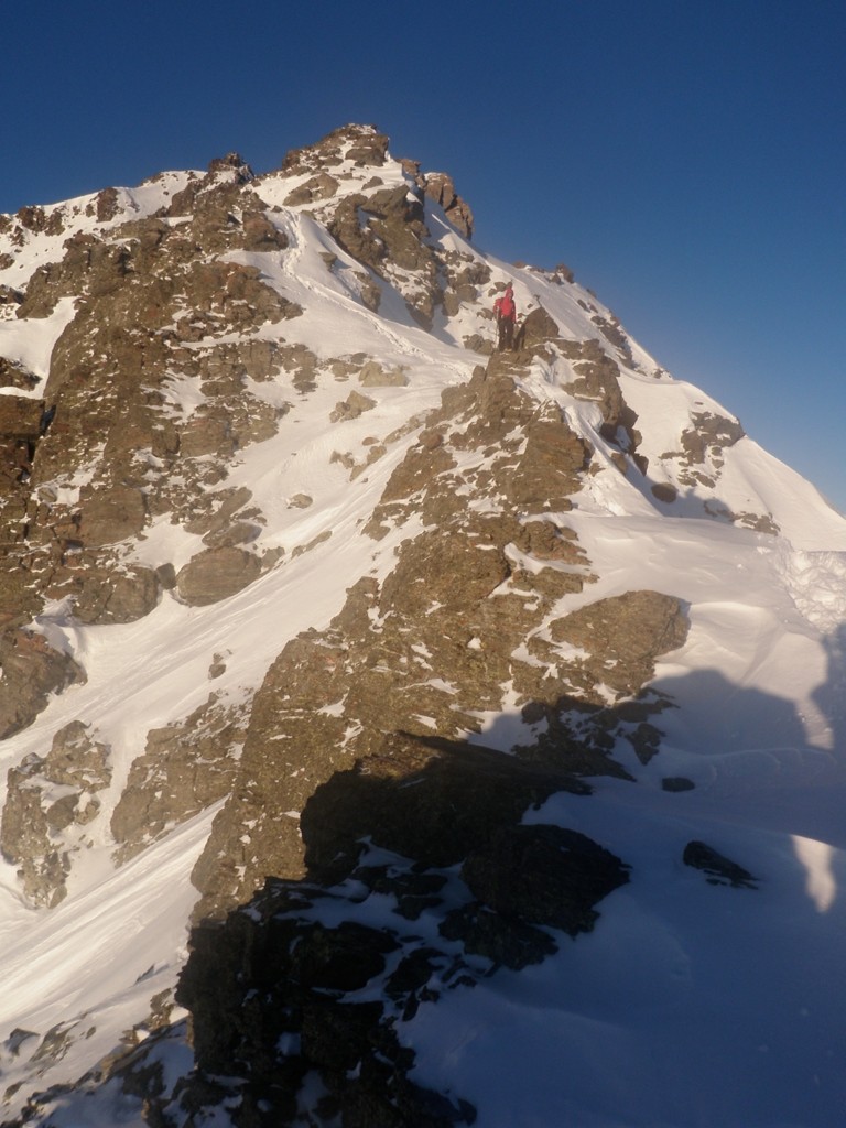 Descente par l'arête de la Lentilla