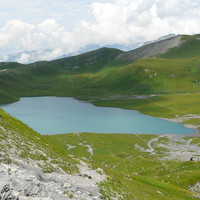 Le lac d'Anterne (les Fiz) et le petit col d'Anterne derrière