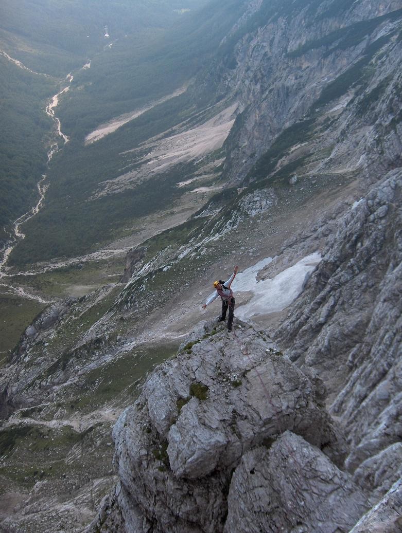 Le monolithe domine la vallée de Vrata