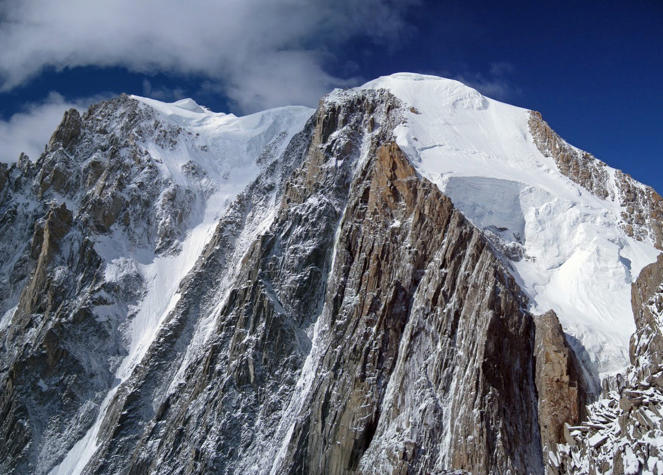 le Mont-Blanc du Tacul après une chute le neige
