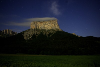 Mont Aiguille, soir de pleine Lune Mont Aiguille, soir de pleine Lune