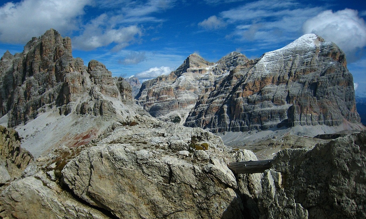 Tofana di Rozes (D) et Grande Lagazuoi (G)