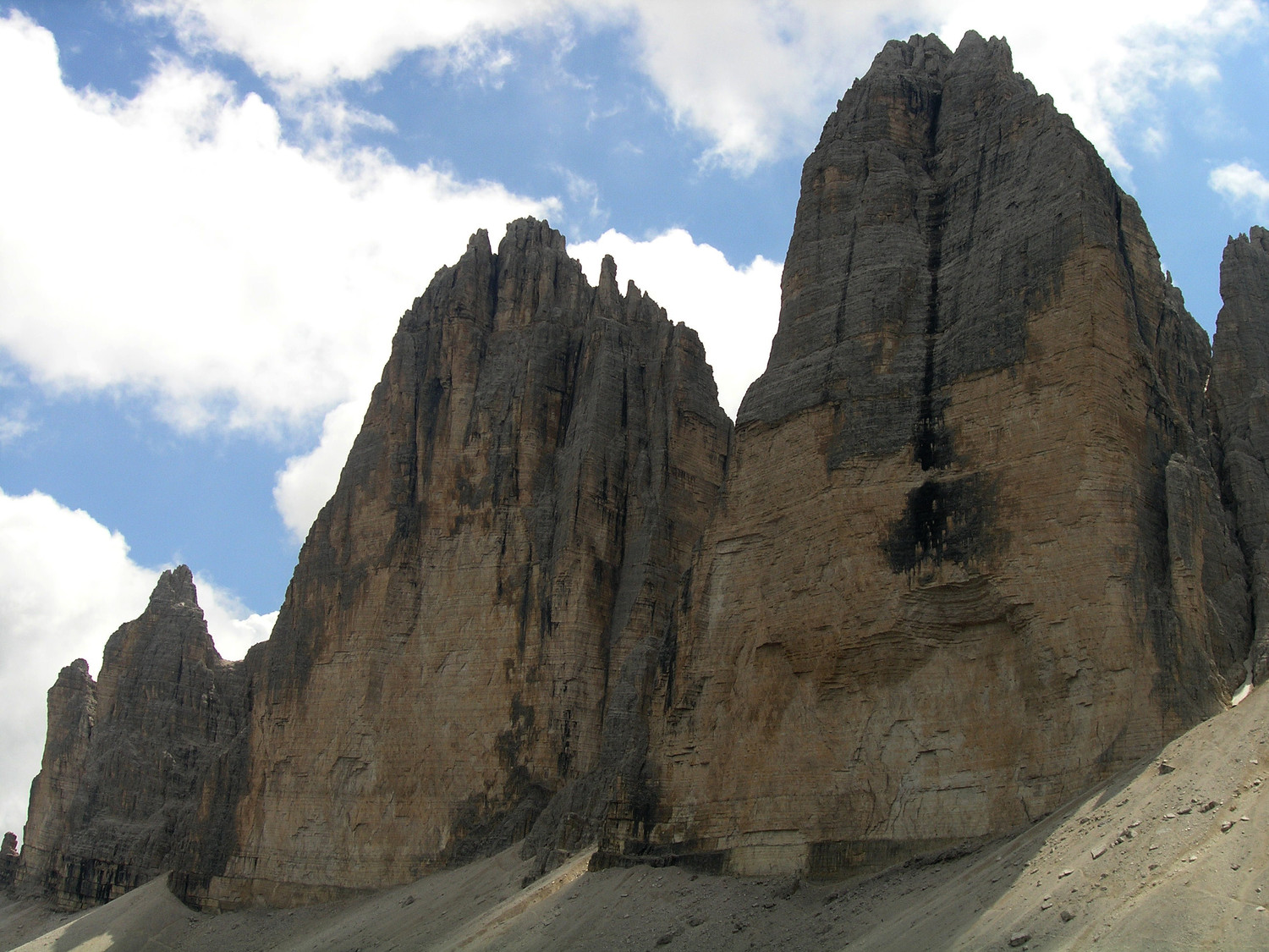 Tre Cime vus du Col di Mezzo