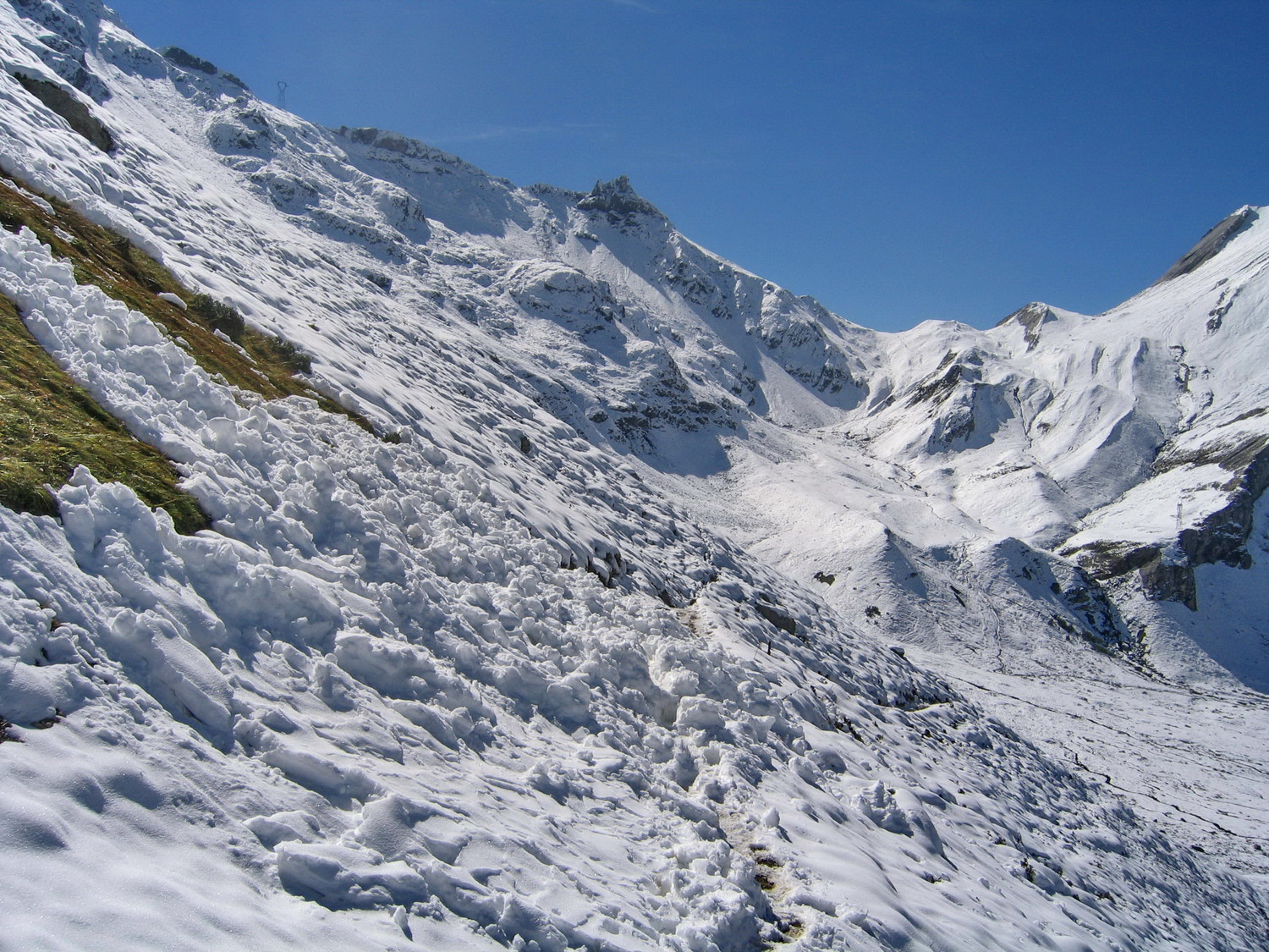 ma premiére avalanche de la saison, sur fond de col du bonhomme