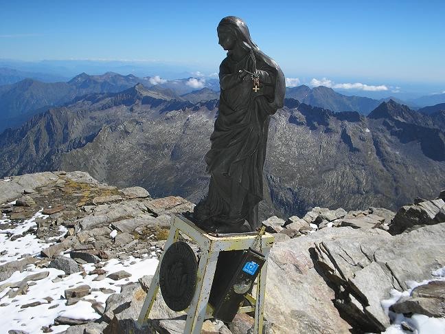 Madonnina in vetta al Pizzo Bianco