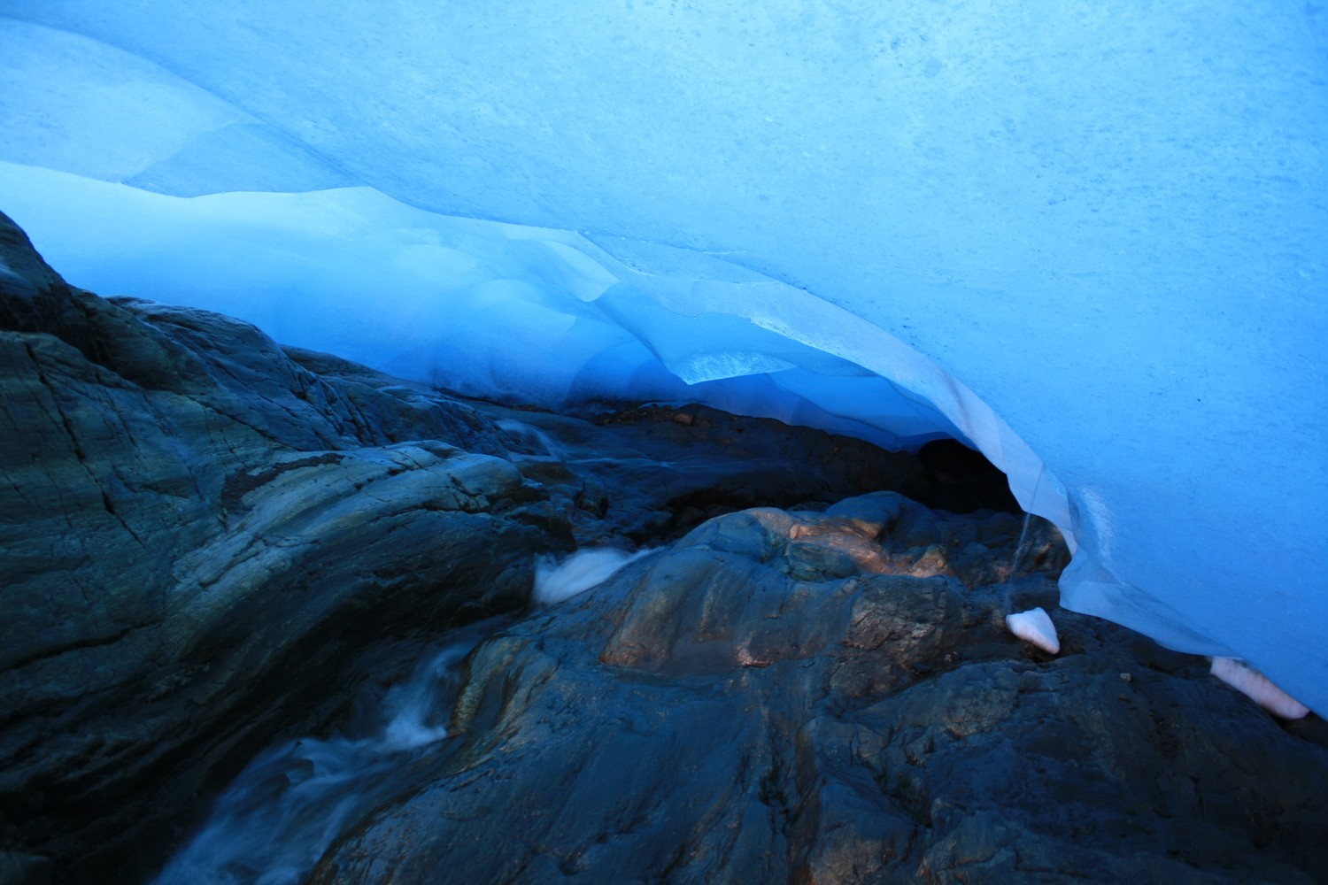 20 000 lieues sous un glacier...