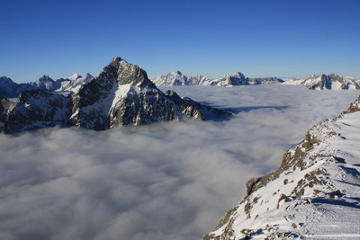 Les Vallées de la Selle et du Vénéon sous les nuages Les Vallées de la Selle et du Vénéon sous les nuages
