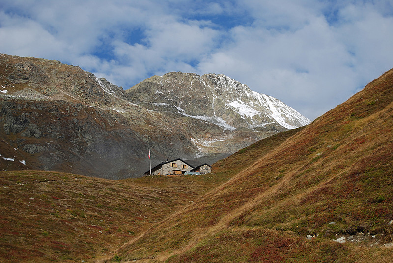 Durante la salita alla Chamanna Linard 2327 m, il Piz Glims 2868 m versante ESE.