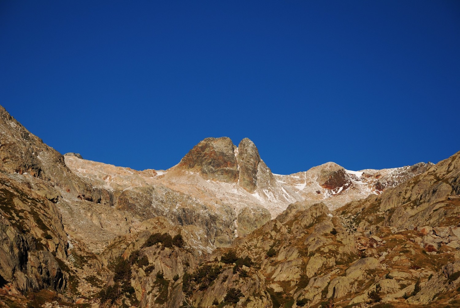 Cirque due Remuñé, sur fond de Crabioules