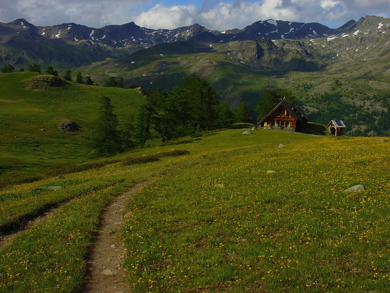 refuge du Chardonnet et la roche des Tempêtes