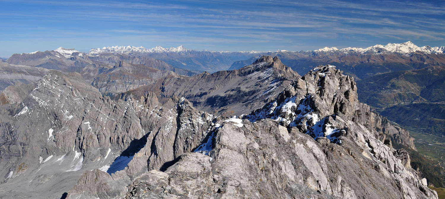 Panorama sommital vers l'Oberland