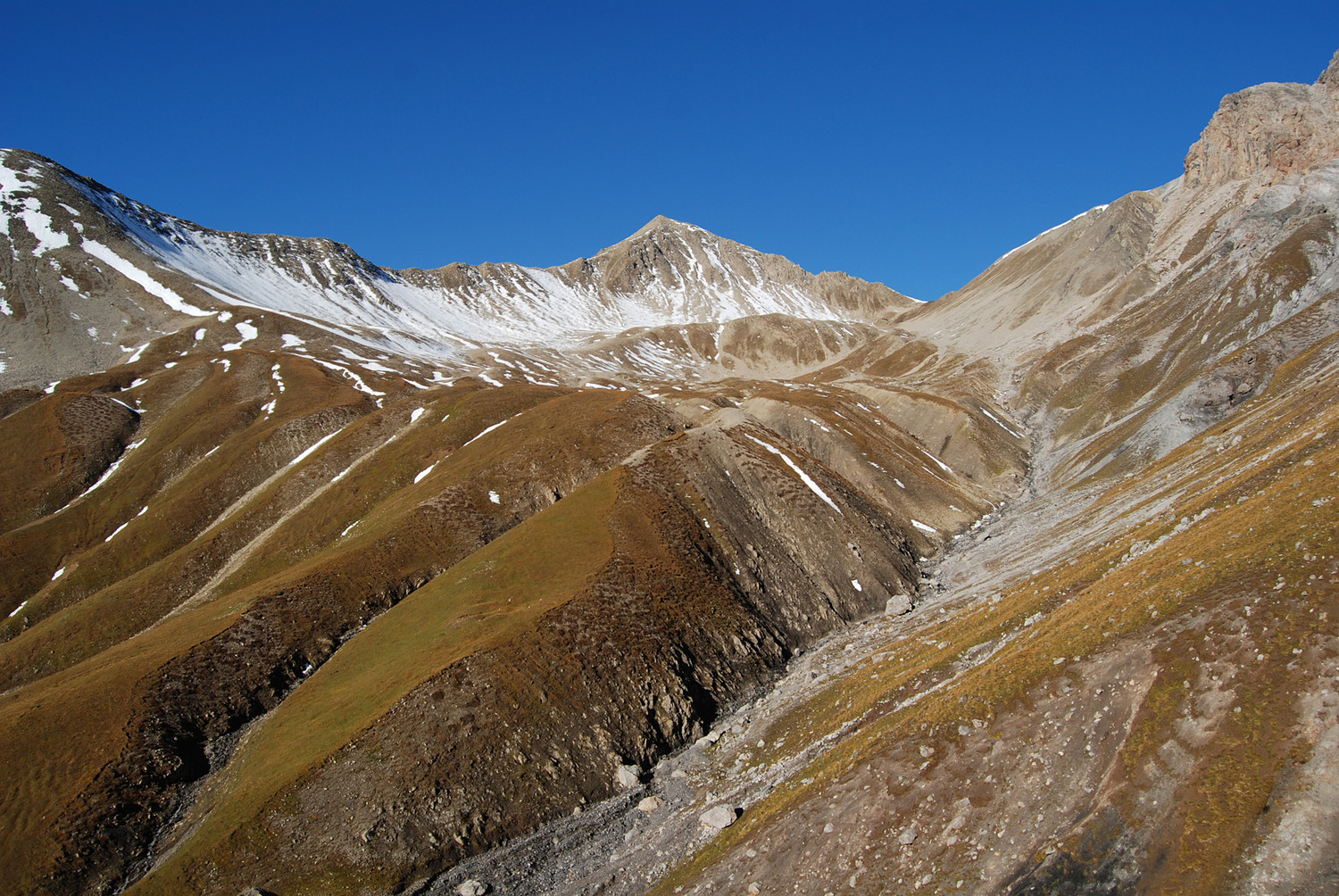 Il Piz Trupchun 2941 m , durante la salita alla Corna Cavalli 2991 m.