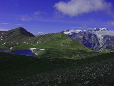le lac de la Mine et les Agneaux depuis le col du Chardonnet le lac de la Mine et les Agneaux depuis le col du Chardonnet