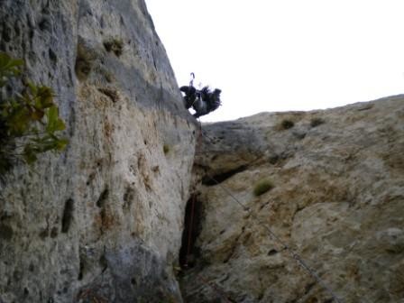 Francois fait le pitre dans la 1ere longueur d'artif